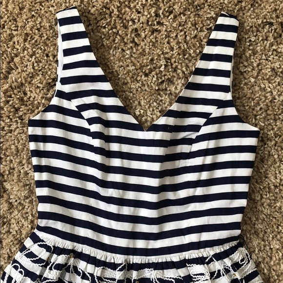New Lilly Pulitzer size 2 dress, retails $298 - Picture 2 of 3